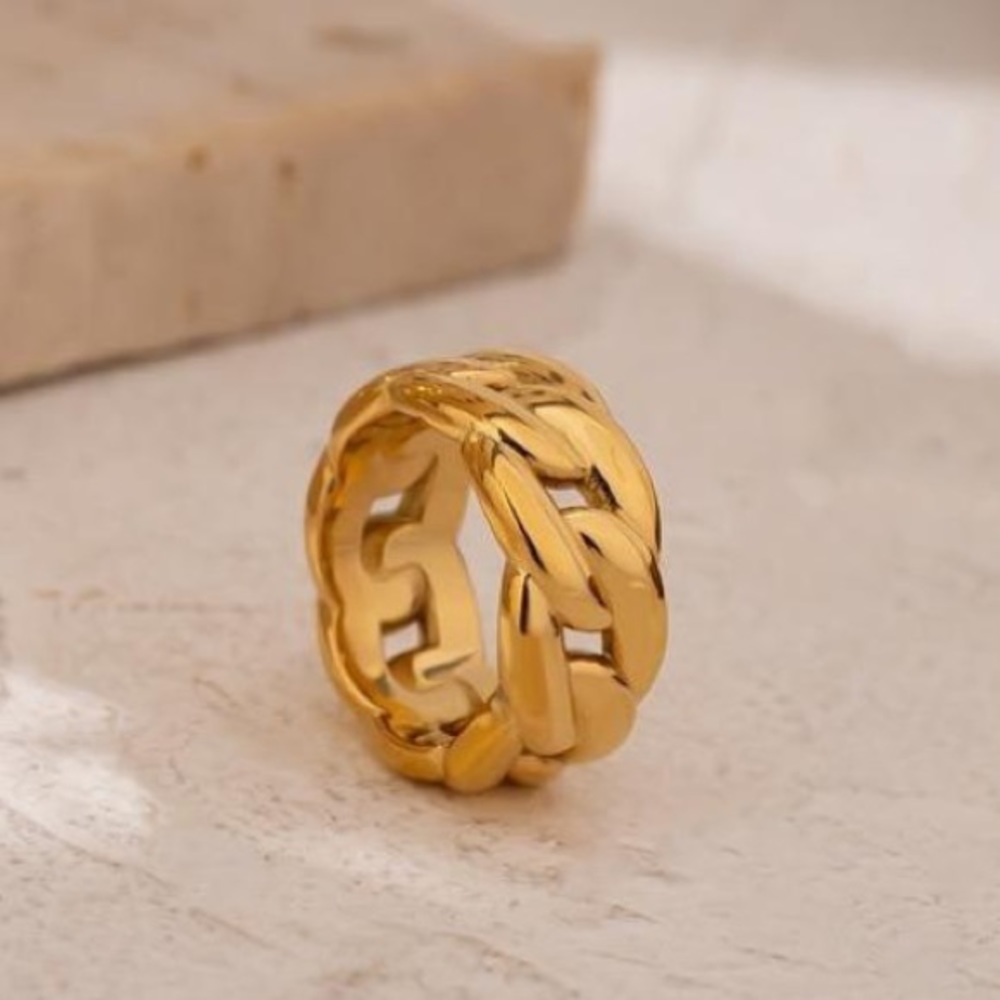 18K gold plated curb chain ring